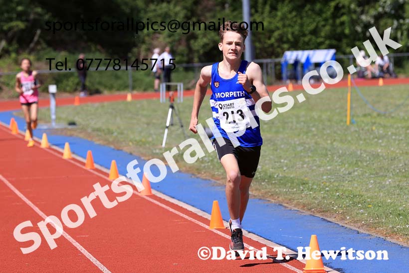 Boys under-15s 1500 metres, 2025 North Eastern Track and Field Champs., Shildon, County Durham. Photo: David T. Hewitson/Sports for All Pics